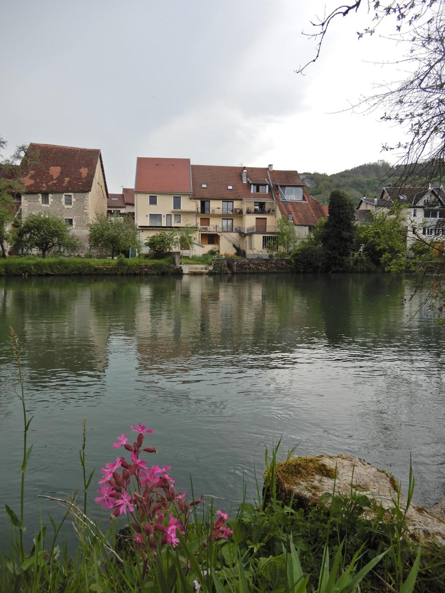 Maison De Vacances - Vue Panoramique Riviere Ornans Exterior photo